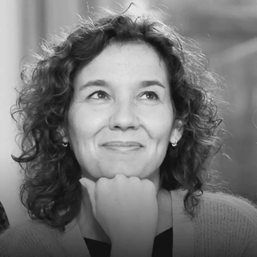 Esther Rouhard